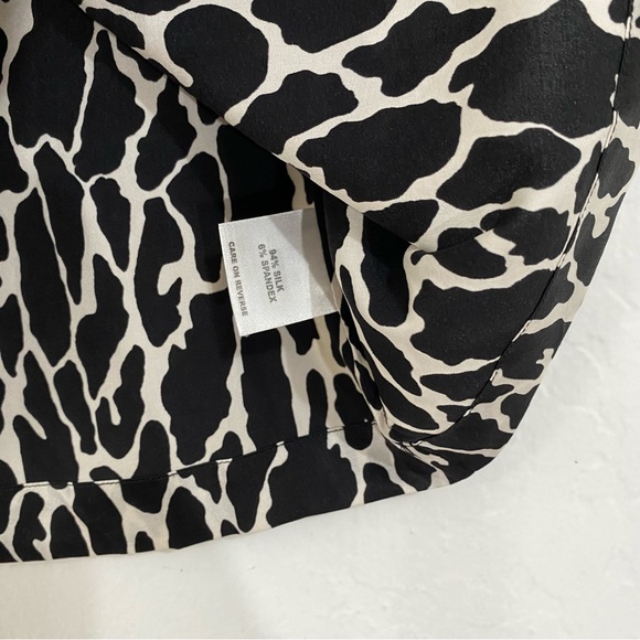 St. John Women’s M Black White Silk Sleeveless Tank Top Lightweight Casual - Picture 6 of 8